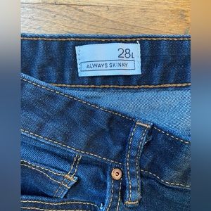 Gap women’s dark denim Always Skinny size 28 L jean